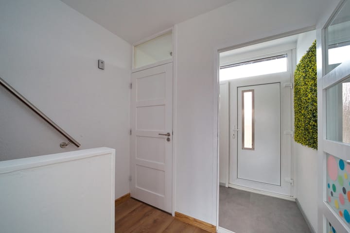 Foto 13 van van der Waalsstraat 127