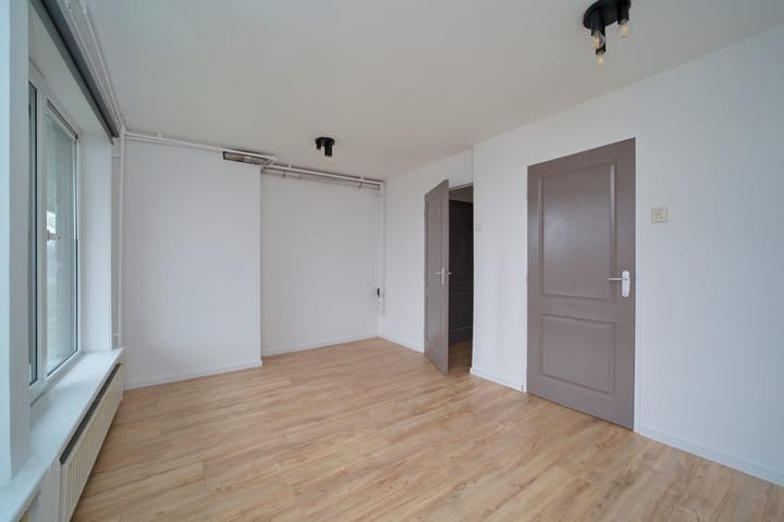 Foto 19 van van der Waalsstraat 127