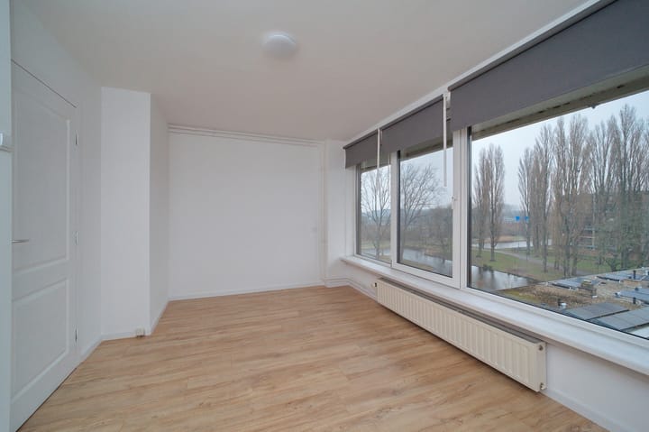 Foto 23 van van der Waalsstraat 127