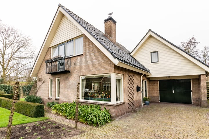 Foto 2 van Van der Flierhof 9