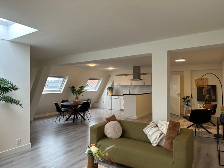 Photo 1 of Noordeinde 127-A