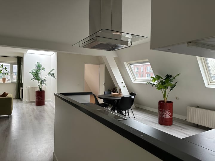 Photo 6 of Noordeinde 127-A