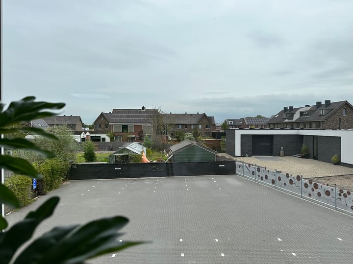 Photo 13 of Noordeinde 127-A