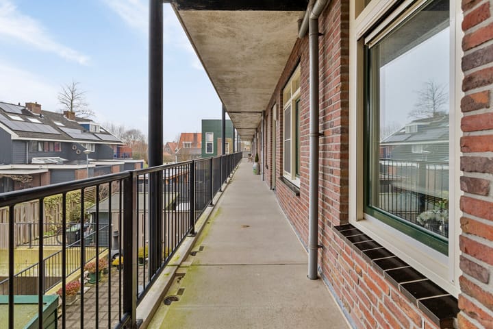 Photo 11 of Julianalaan 4-C