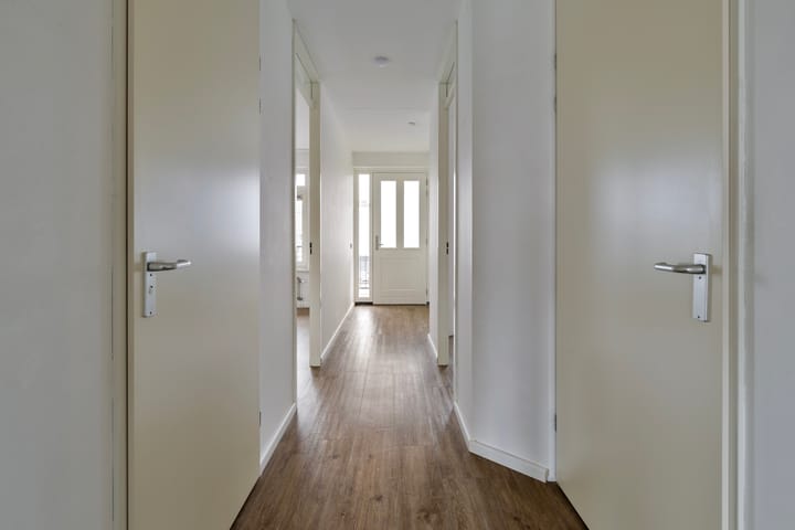 Photo 14 of Julianalaan 4-C