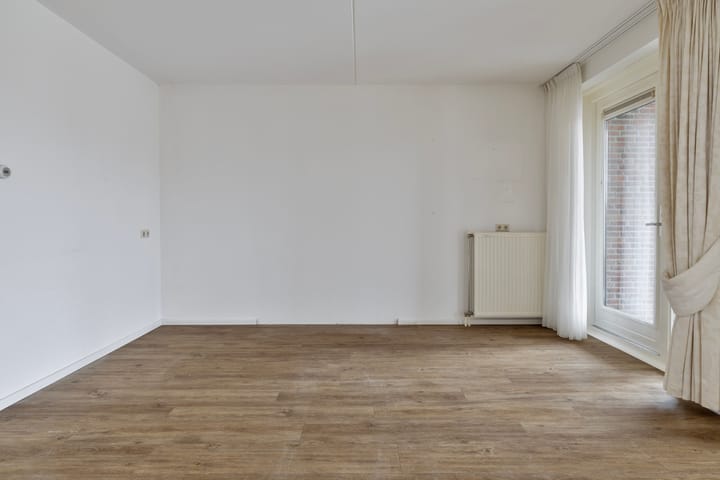 Photo 16 of Julianalaan 4-C