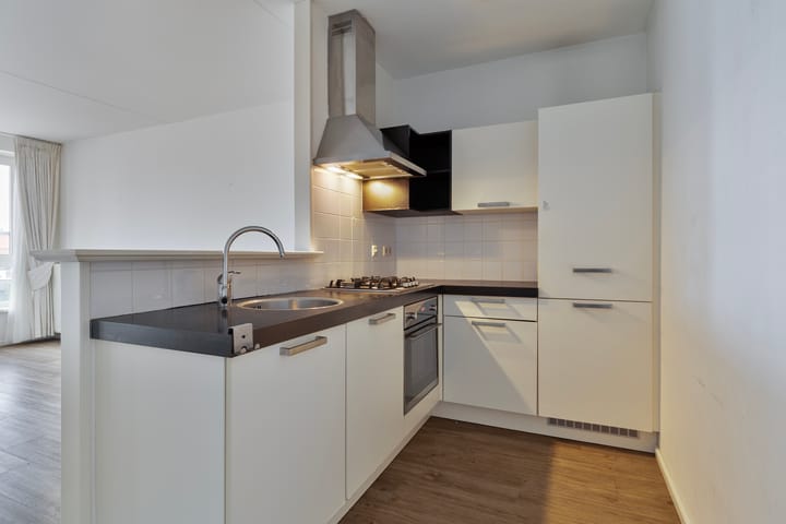 Photo 3 of Julianalaan 4-C