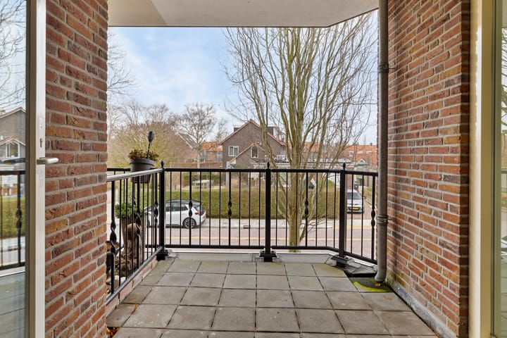 Photo 5 of Julianalaan 4-C