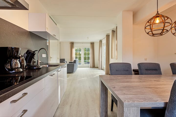 Foto 10 van Strandlaan 64