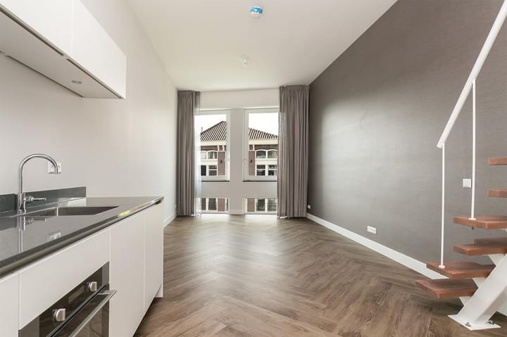 Photo 3 of Spuistraat 229-P