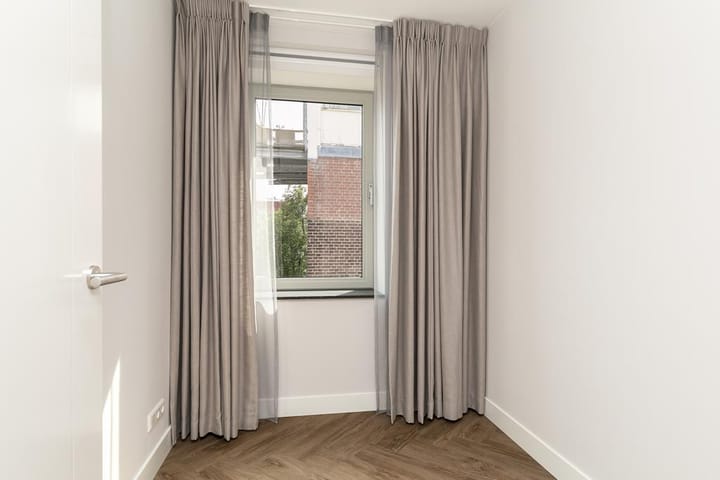 Photo 7 of Spuistraat 229-P