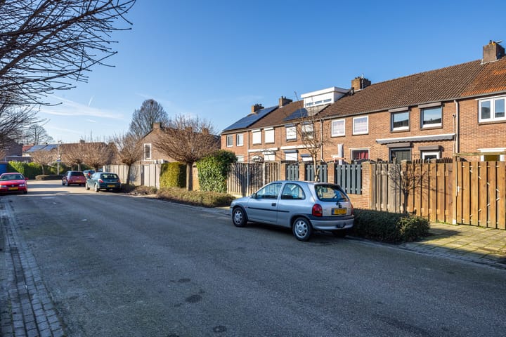 Foto 4 van Den Haagstraat 1