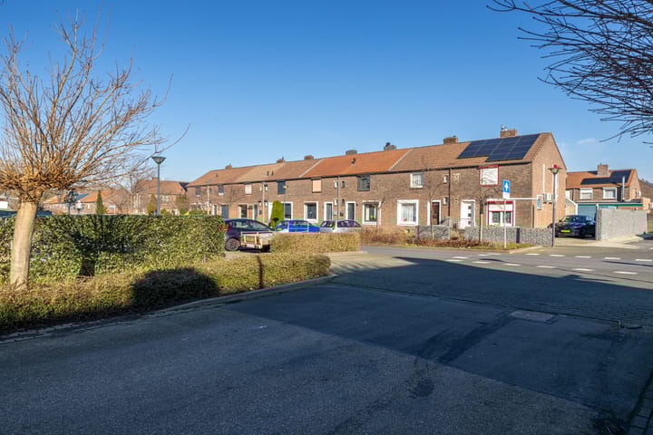 Foto 5 van Den Haagstraat 1