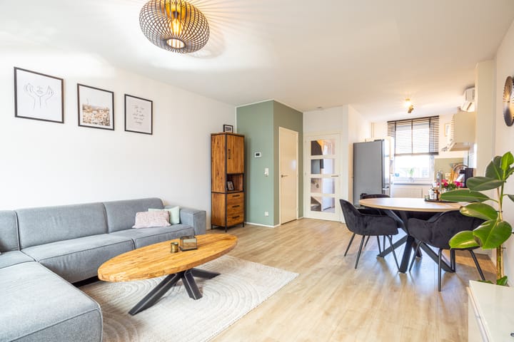 Foto 12 van Den Haagstraat 1