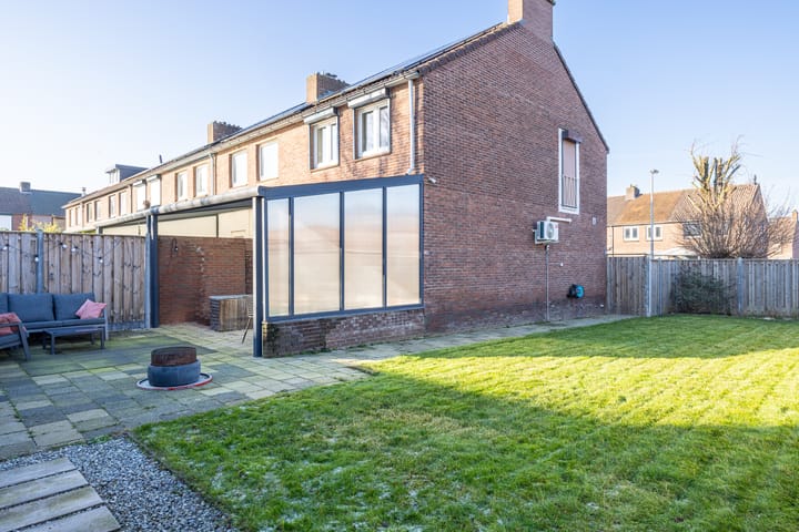 Foto 30 van Den Haagstraat 1