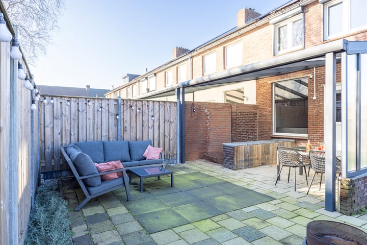 Foto 31 van Den Haagstraat 1