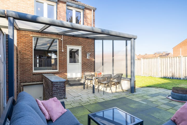 Foto 32 van Den Haagstraat 1