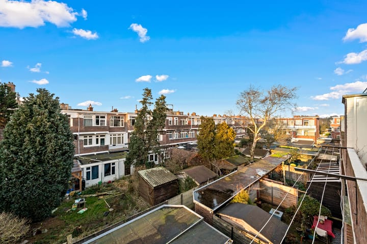 Photo 22 of Perenstraat 183