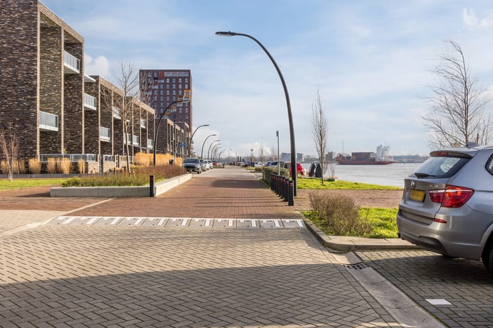 Photo 37 of Elbe 112