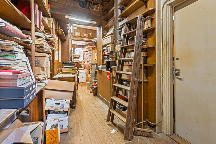 Foto 13 van Warmoesstraat 10