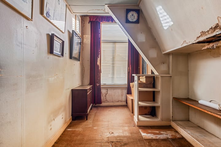 Foto 46 van Warmoesstraat 10