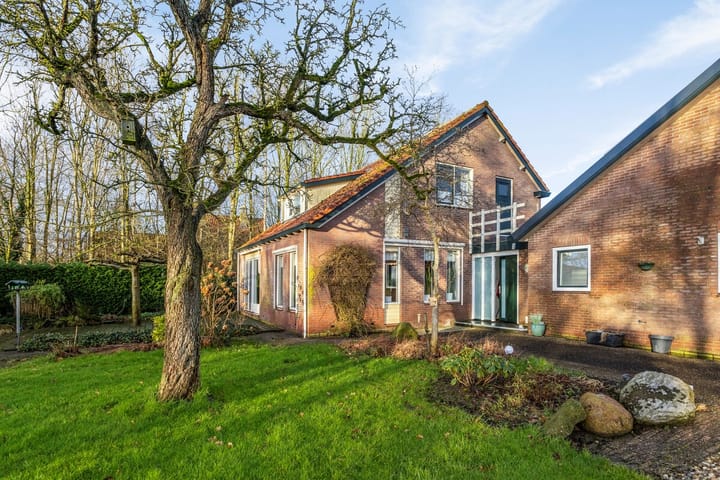 Foto 2 van Idzardaweg 67