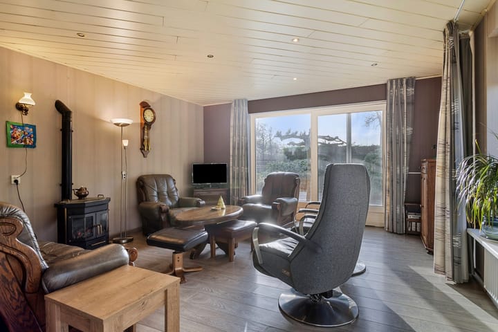 Foto 11 van Idzardaweg 67