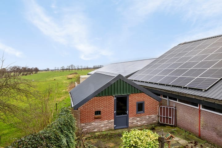 Foto 24 van Idzardaweg 67