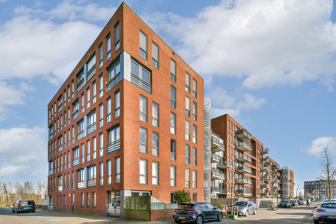 Foto 1 van Vertrekspoor 8