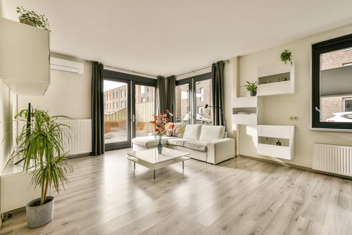 Foto 7 van Vertrekspoor 8