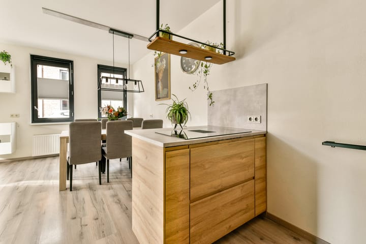 Foto 15 van Vertrekspoor 8