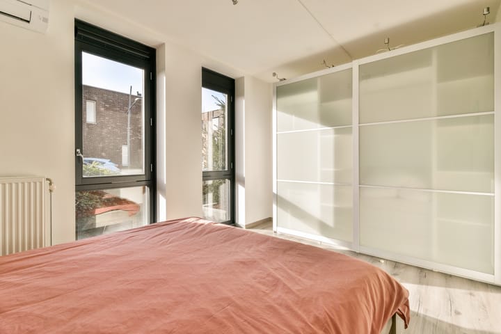 Foto 17 van Vertrekspoor 8