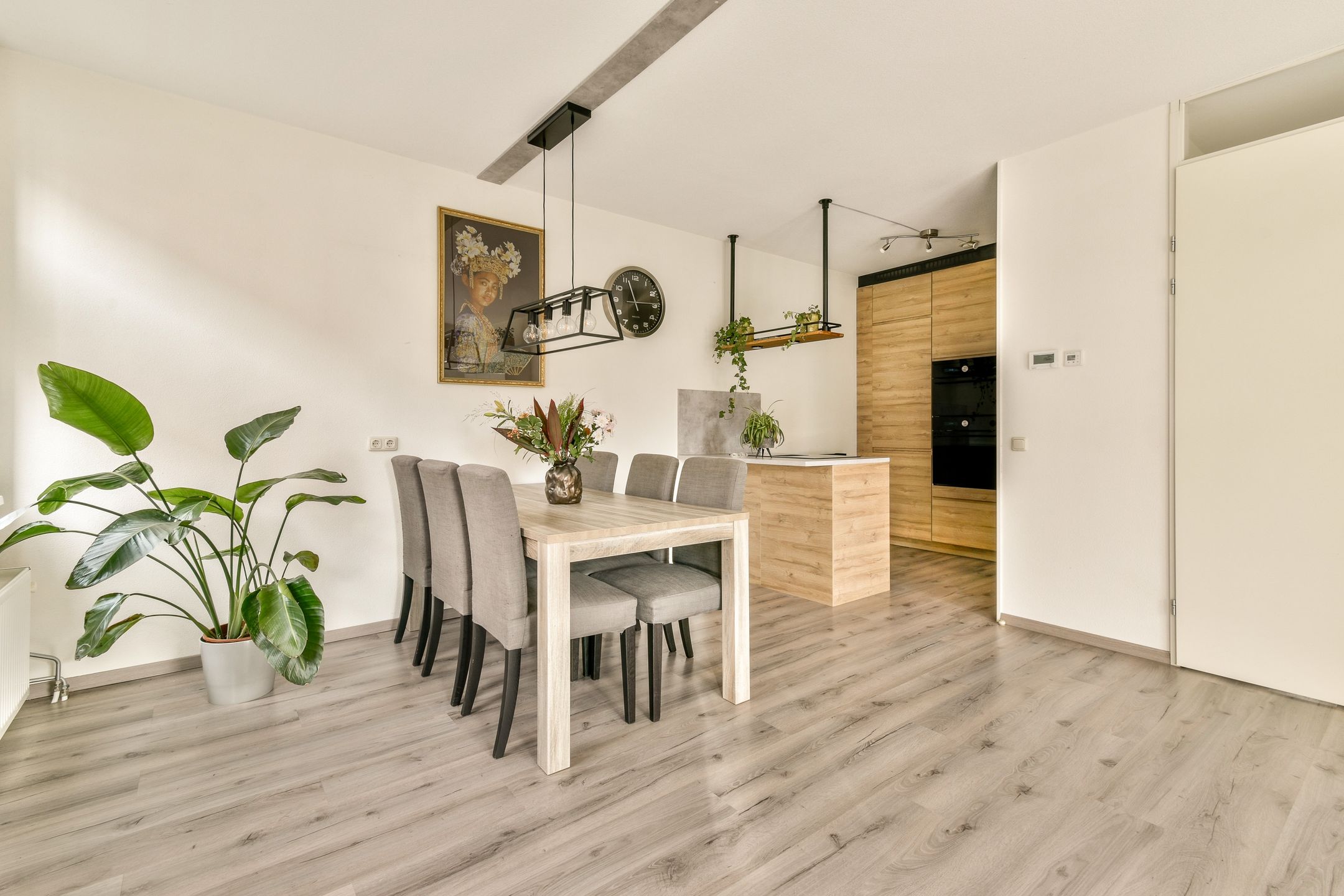 Foto 12 van Vertrekspoor 8