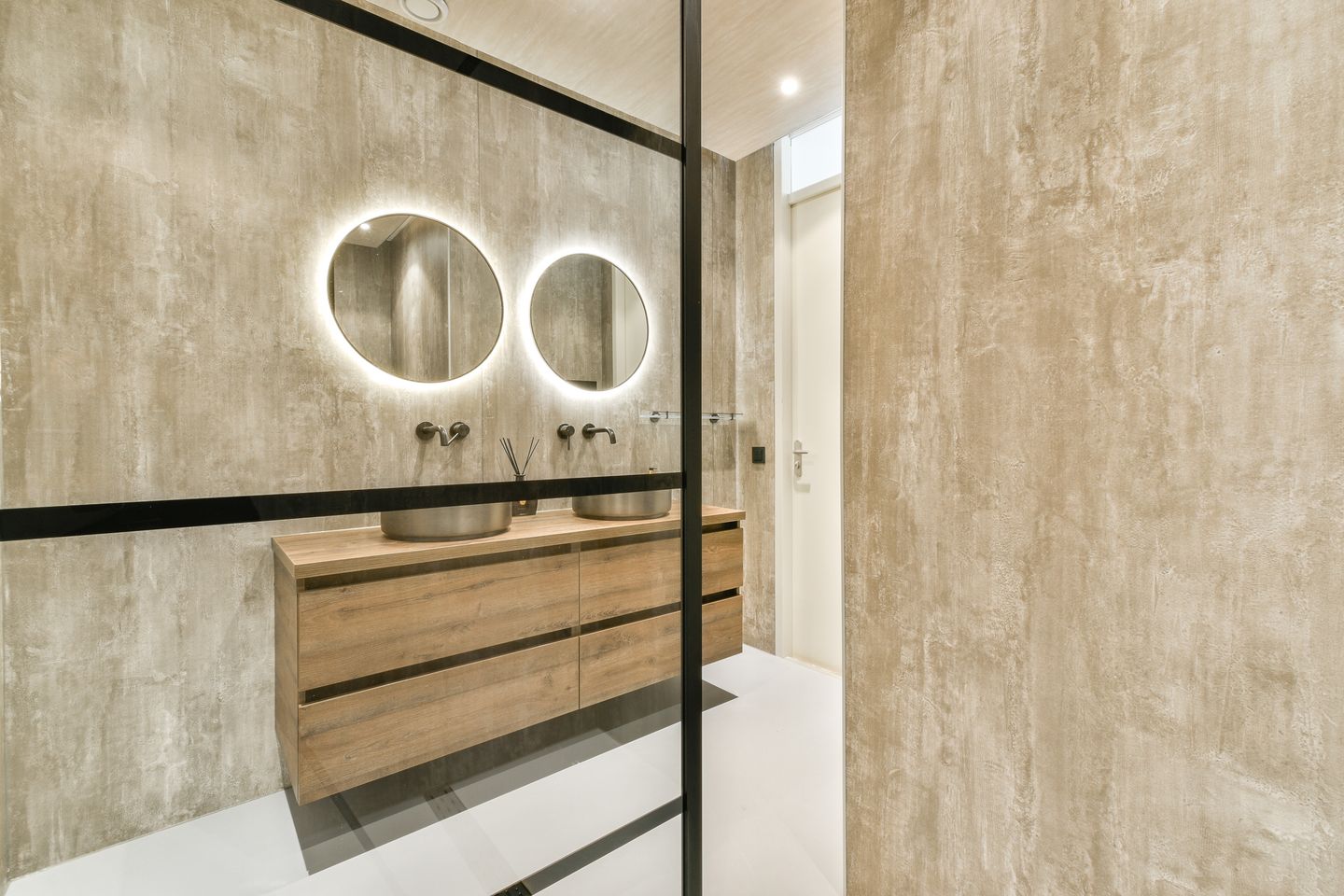 Foto 20 van Vertrekspoor 8