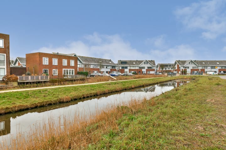 Foto 26 van Vertrekspoor 8