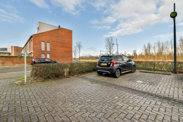 Foto 24 van Vertrekspoor 8