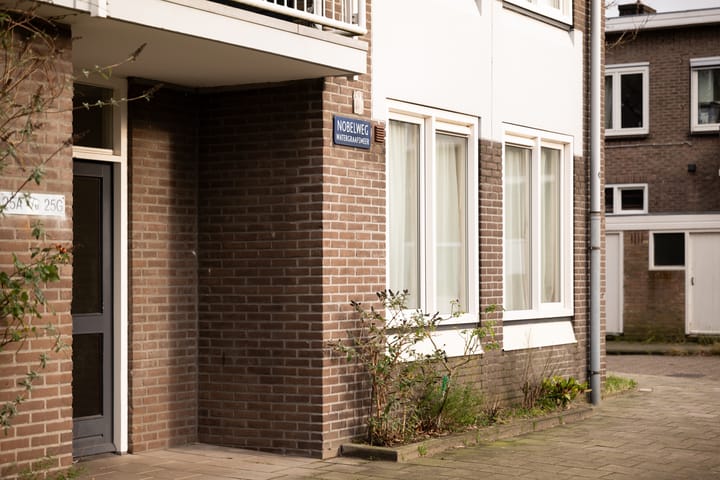 Photo 3 of Nobelweg 25-D