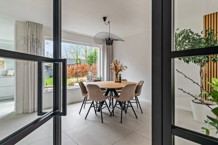 Foto 7 van Van Genkstraat 60