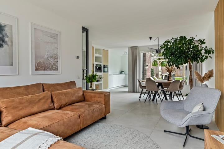 Foto 10 van Van Genkstraat 60