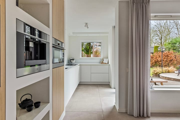 Foto 14 van Van Genkstraat 60