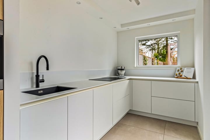 Foto 15 van Van Genkstraat 60