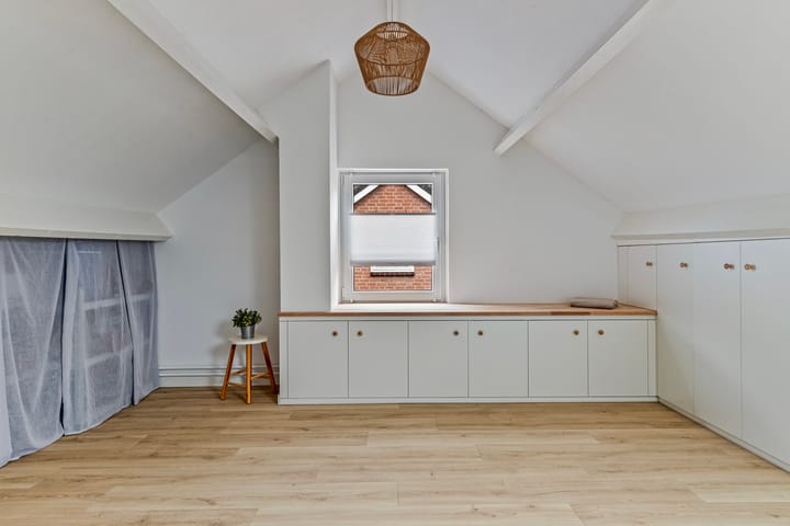 Foto 27 van Van Genkstraat 60