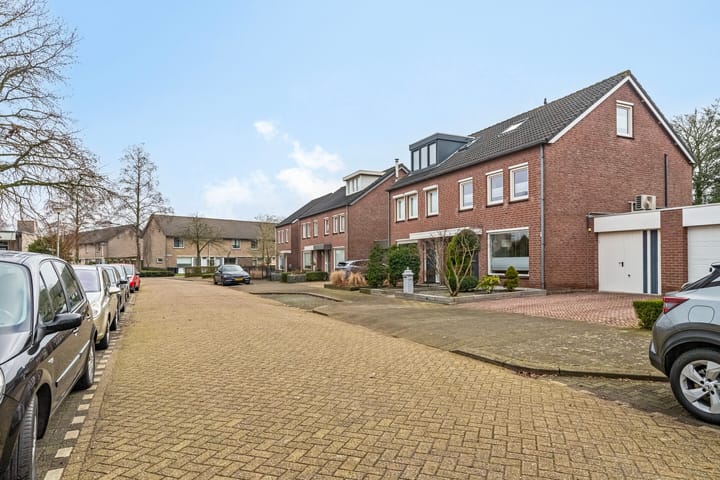 Foto 37 van Van Genkstraat 60