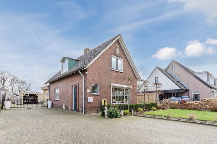 Foto 2 van Merelweg 92