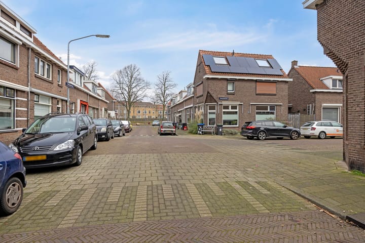 Photo 28 of Toloysenstraat 13