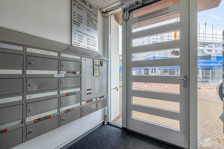 Photo 23 of Mgr vdn Tillaartstraat 52