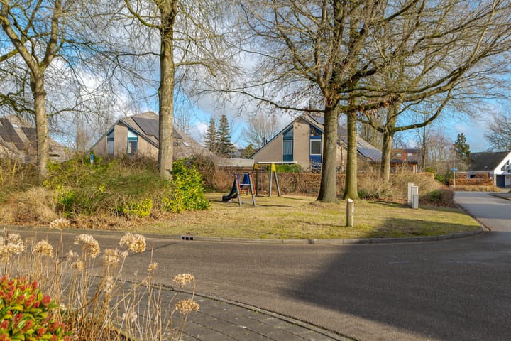 Foto 2 van Weegbree 16