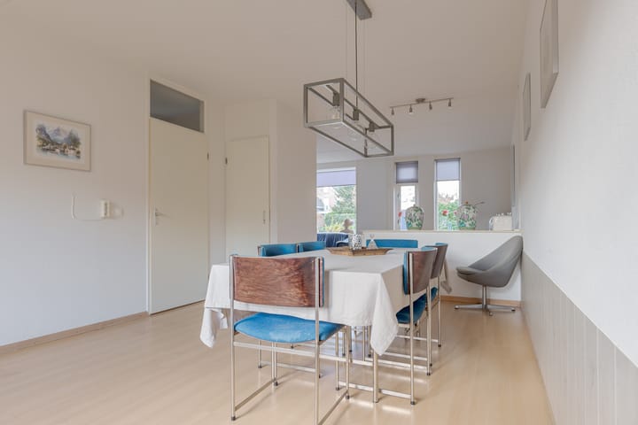 Foto 18 van Weegbree 16