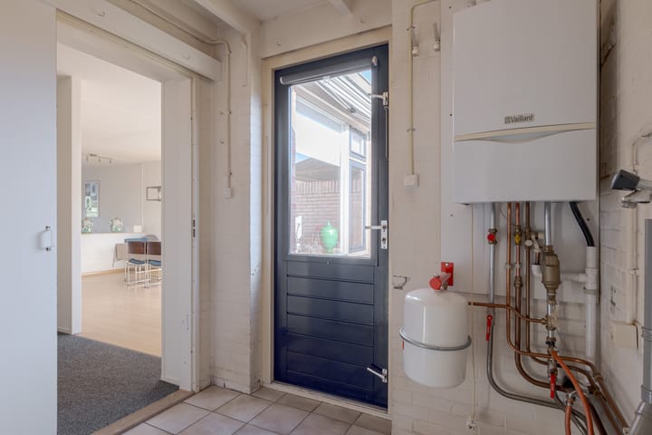 Foto 26 van Weegbree 16