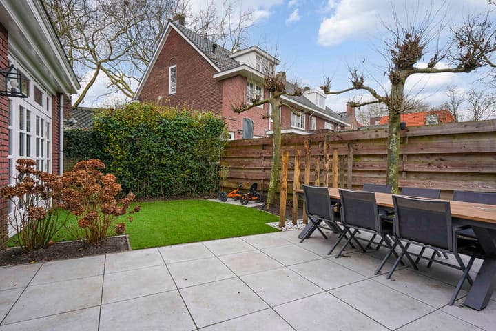 Foto 16 van Versterplein 13